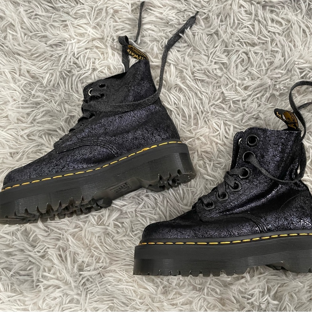 Dr. Martens Molly Leather Platform Black boots